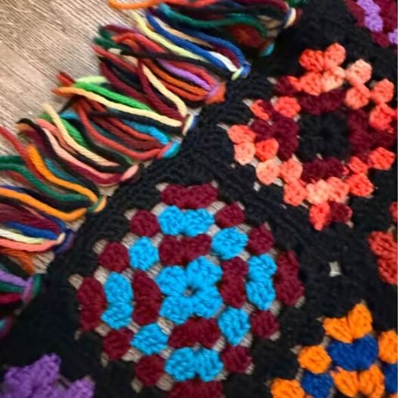 Vintage Handmade Granny Square Afghan Cottagecore Crochet Throw - Picture 6 of 8
